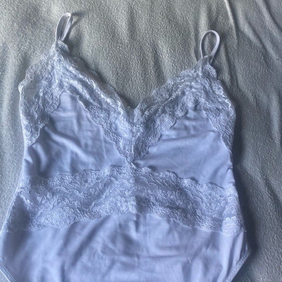 Zara Lace Bodysuit - Picture 5 of 15